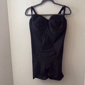 Miraclesuit Size 42 C Black Women's Bodysuit Shaper Shapewear Belly Bra Suit